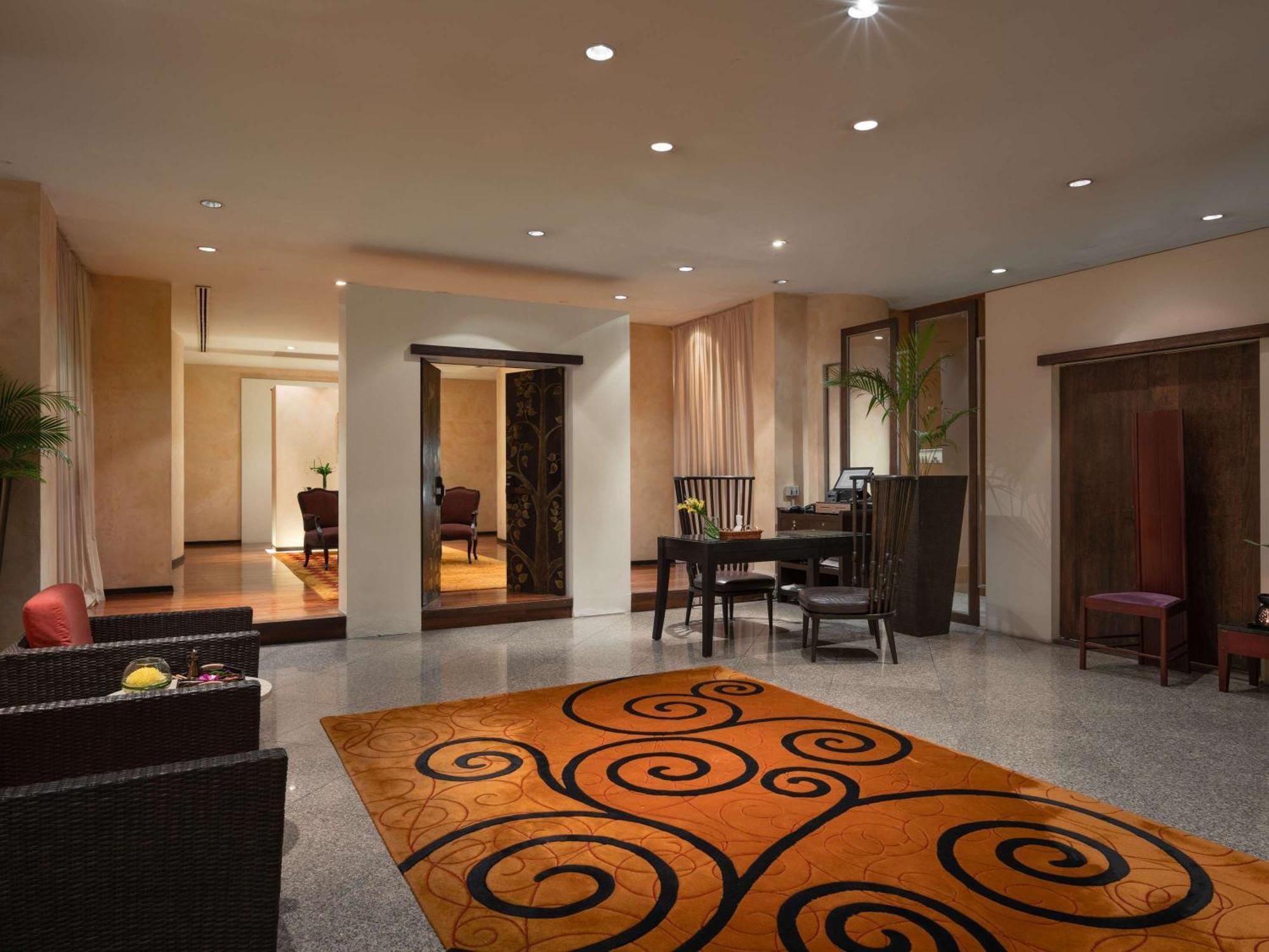فندق بولمان بانكوك جي المظهر الخارجي الصورة A suite at the Mandarin Oriental, Kuala Lumpur